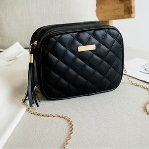 Black Purse With Chain Strap